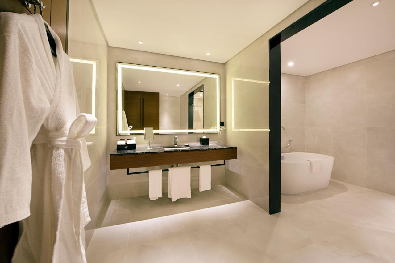 Asiana Grand Hotel Dubai Luaran gambar Bathroom